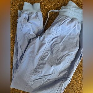 Lululemon Light Blue Dance Studio Jogger, size 6
29 inch inseam